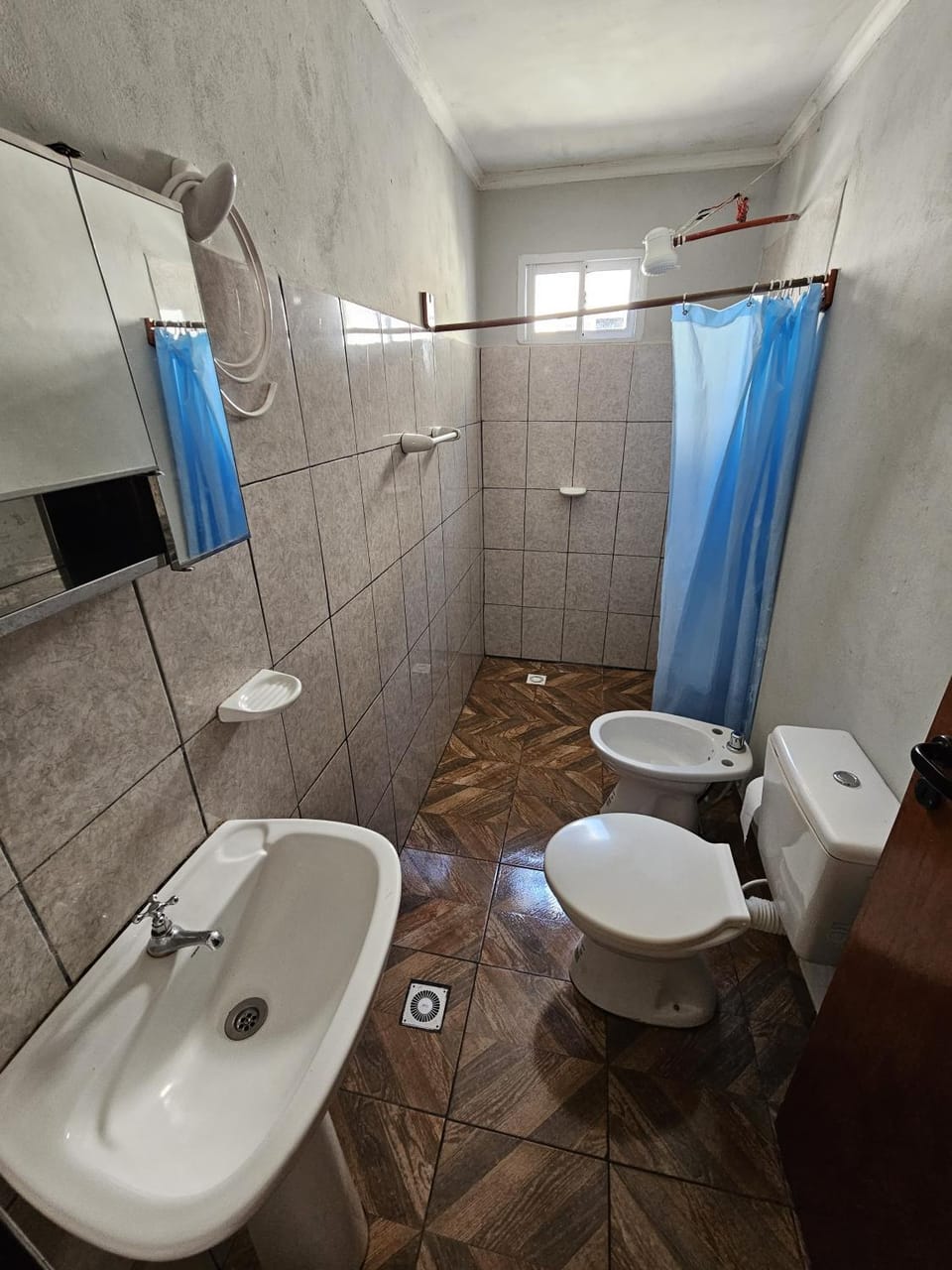Shower, Toilet, Bathroom, bidet, towels