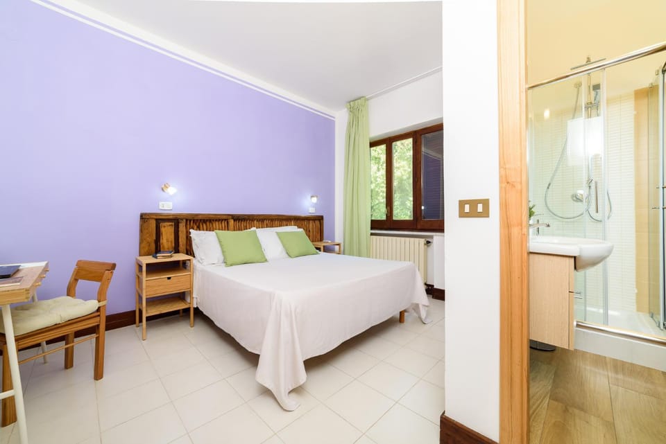 Bed, Bathroom, Photo of the whole room, Bedroom