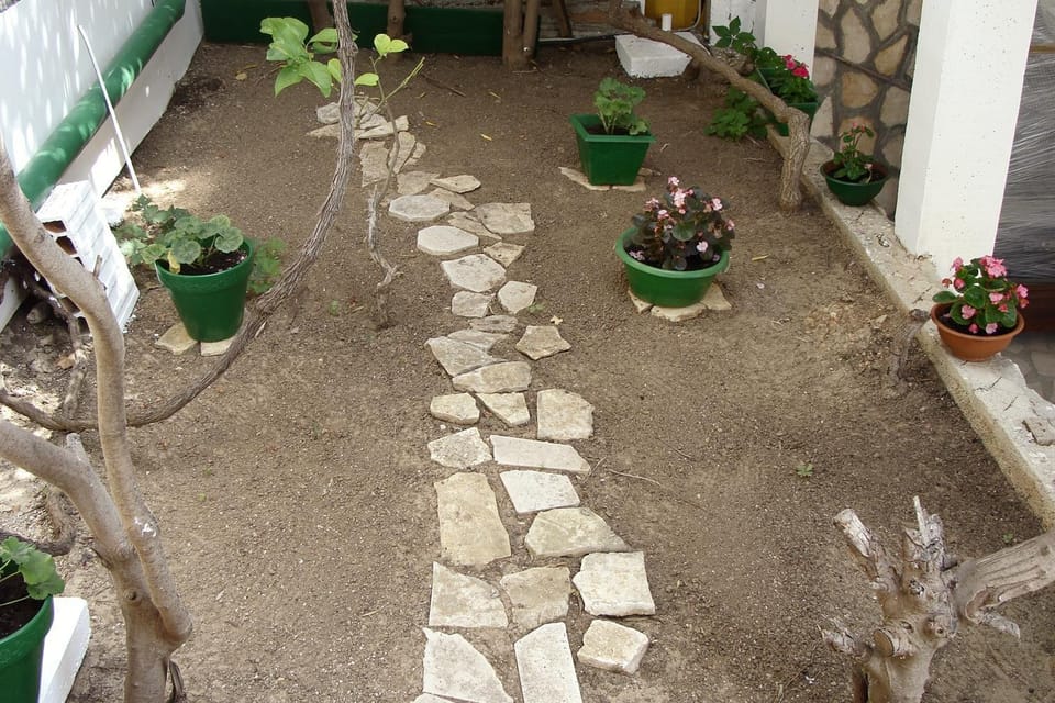 Location, children, Family