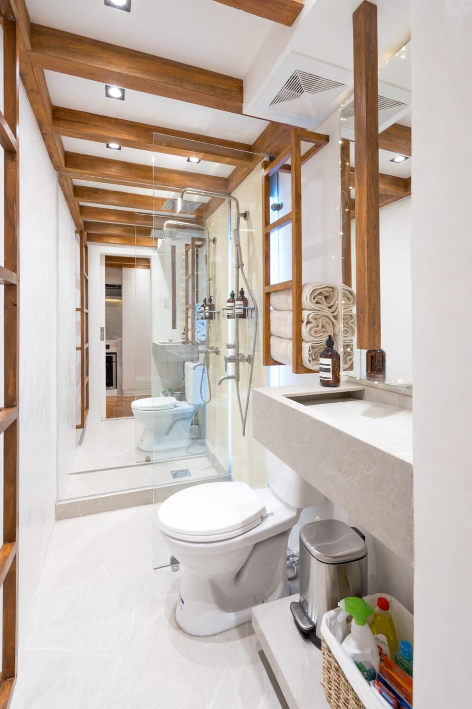 Shower, Toilet, Bathroom, towels