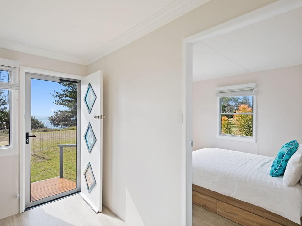 Marg's - Oceanstays - Oceanfront House in Brooms Head