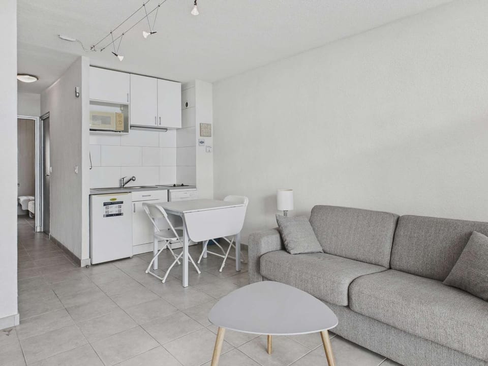 Appartement 2 pièces en front de mer, accès plage direct, proche commerces - FR-1-423-318 Apartment in Agde
