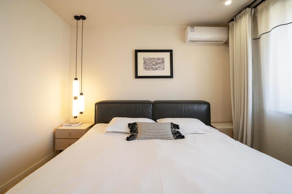 Bed, Bedroom, air conditioner