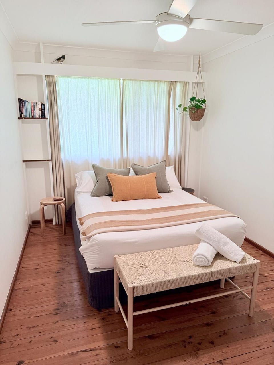Bed, Photo of the whole room, Bedroom