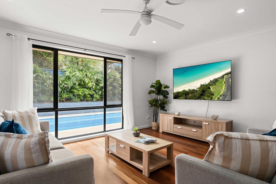 Topsy Turvey by Experience Jervis Bay House in Saint Georges Basin
