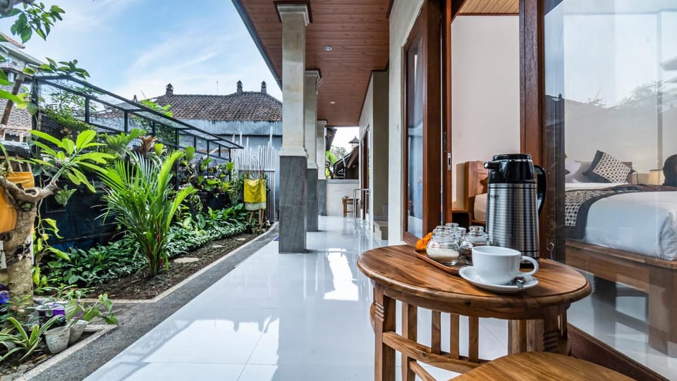 Property building, Garden, Coffee/tea facilities, Balcony/Terrace, Dining area, Garden view