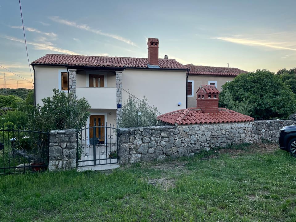 Apartments Vodarić Loznati Apartment in Primorje-Gorski Kotar County