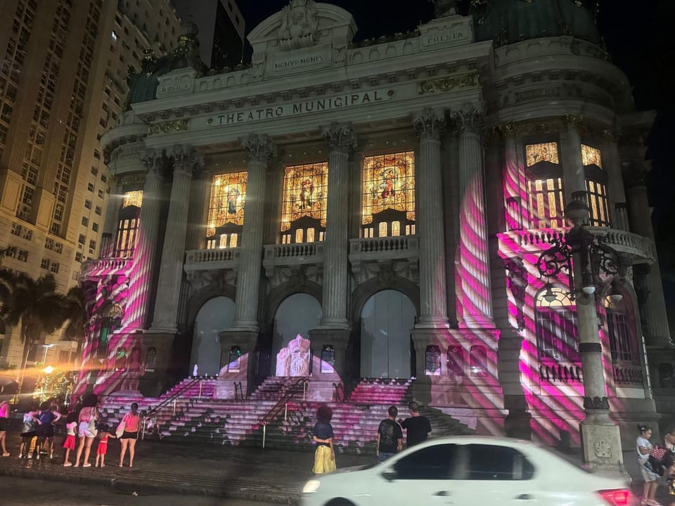 Luxuoso e moderno, Em frente ao metro e 3km das Praias Apartment in Rio de Janeiro