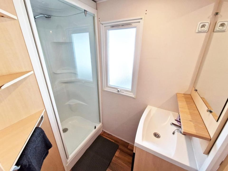 Traumhaftes Camping Urlaubshaus mit Bettwäsche und Wifi House in Ortenau
