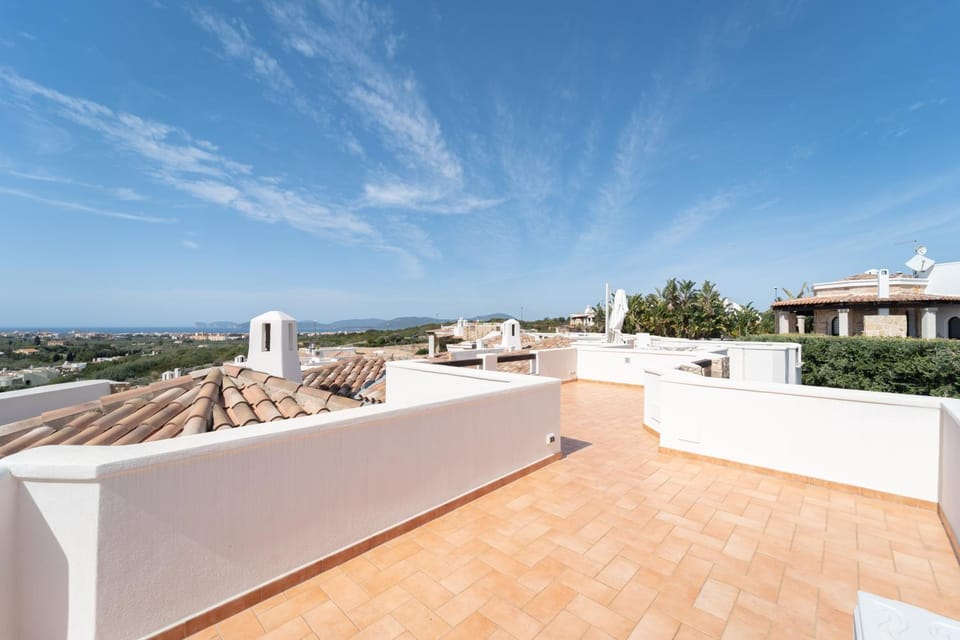 Property building, Day, View (from property/room), Balcony/Terrace, City view