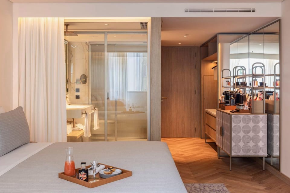 Shower, Bed, Bathroom, Coffee/tea facilities, Food and drinks, Bedroom, Breakfast, Drinks