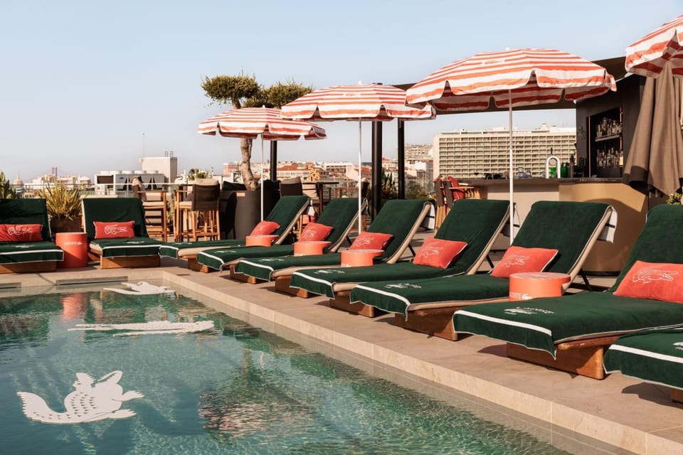 View (from property/room), Balcony/Terrace, Lounge or bar, Swimming pool, Drinks