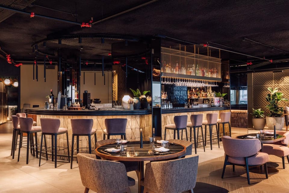 Restaurant/places to eat, Lounge or bar, Dining area, Drinks