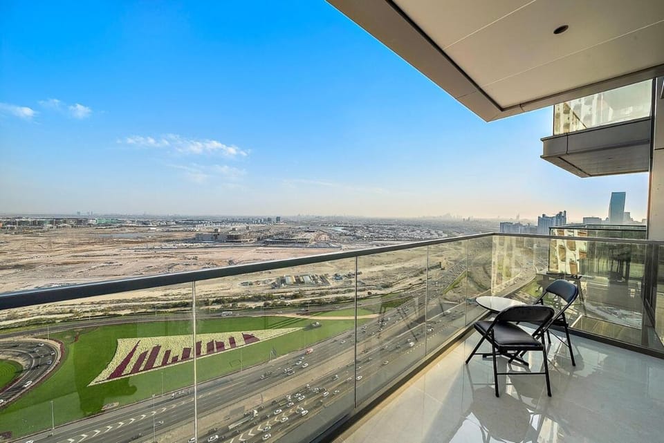 FIRST CLASS 1BR Elegant Modern Retreat Apartment in Dubai