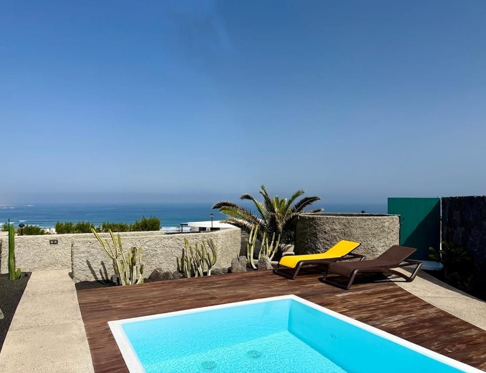 Day, Pool view, Sea view, Swimming pool, sunbed
