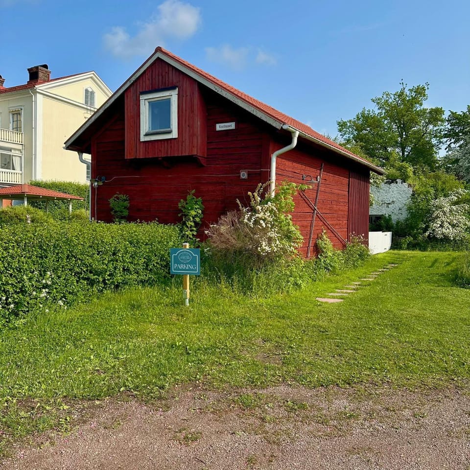 Visthuset, historical cottage at Långnäs Manor House in Sweden