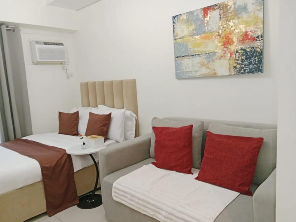 Studio 7 Residential Building -Zeke Studio Condo Unit Apartment hotel in Quezon City