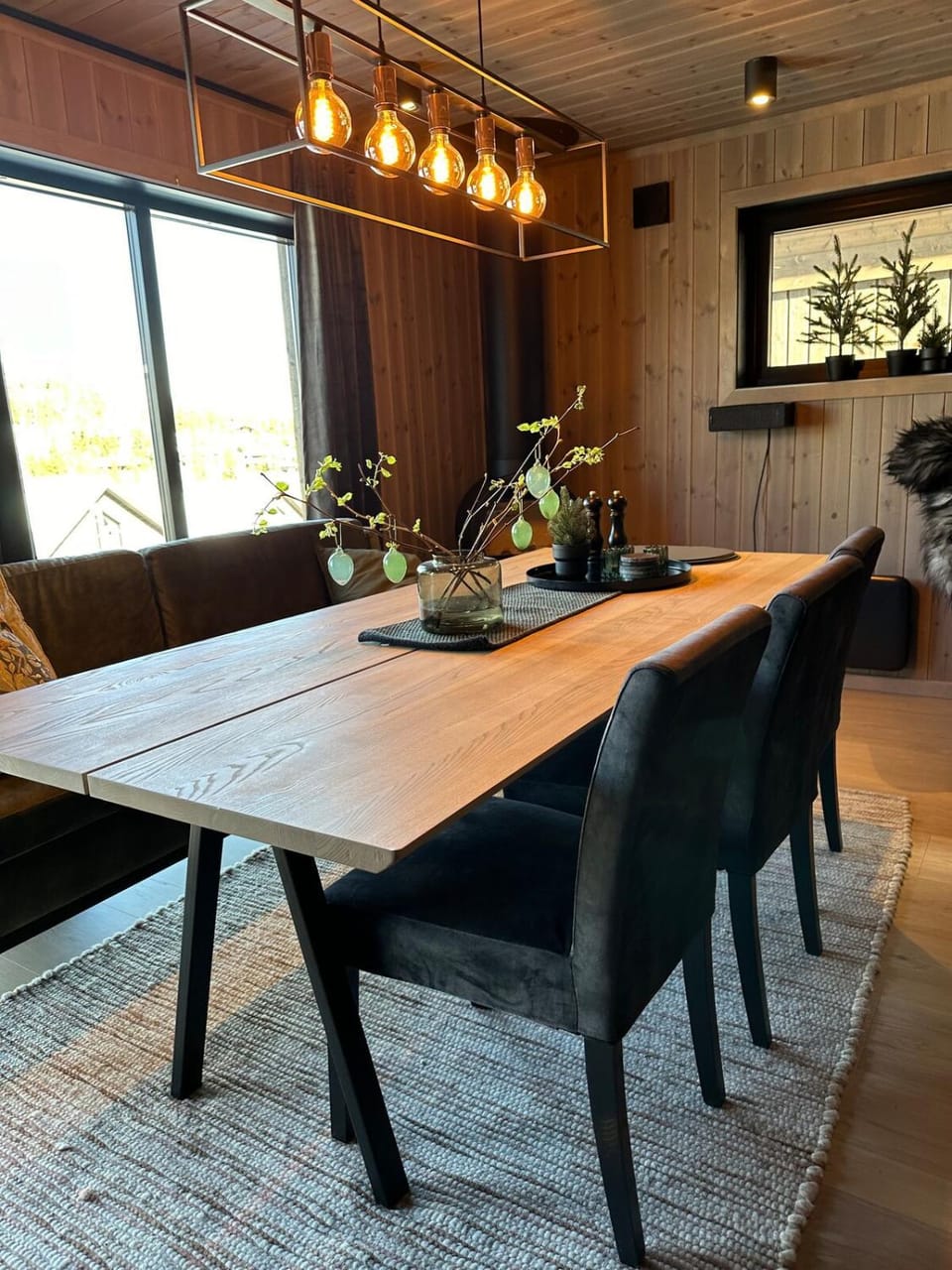 Living room, Seating area, Dining area