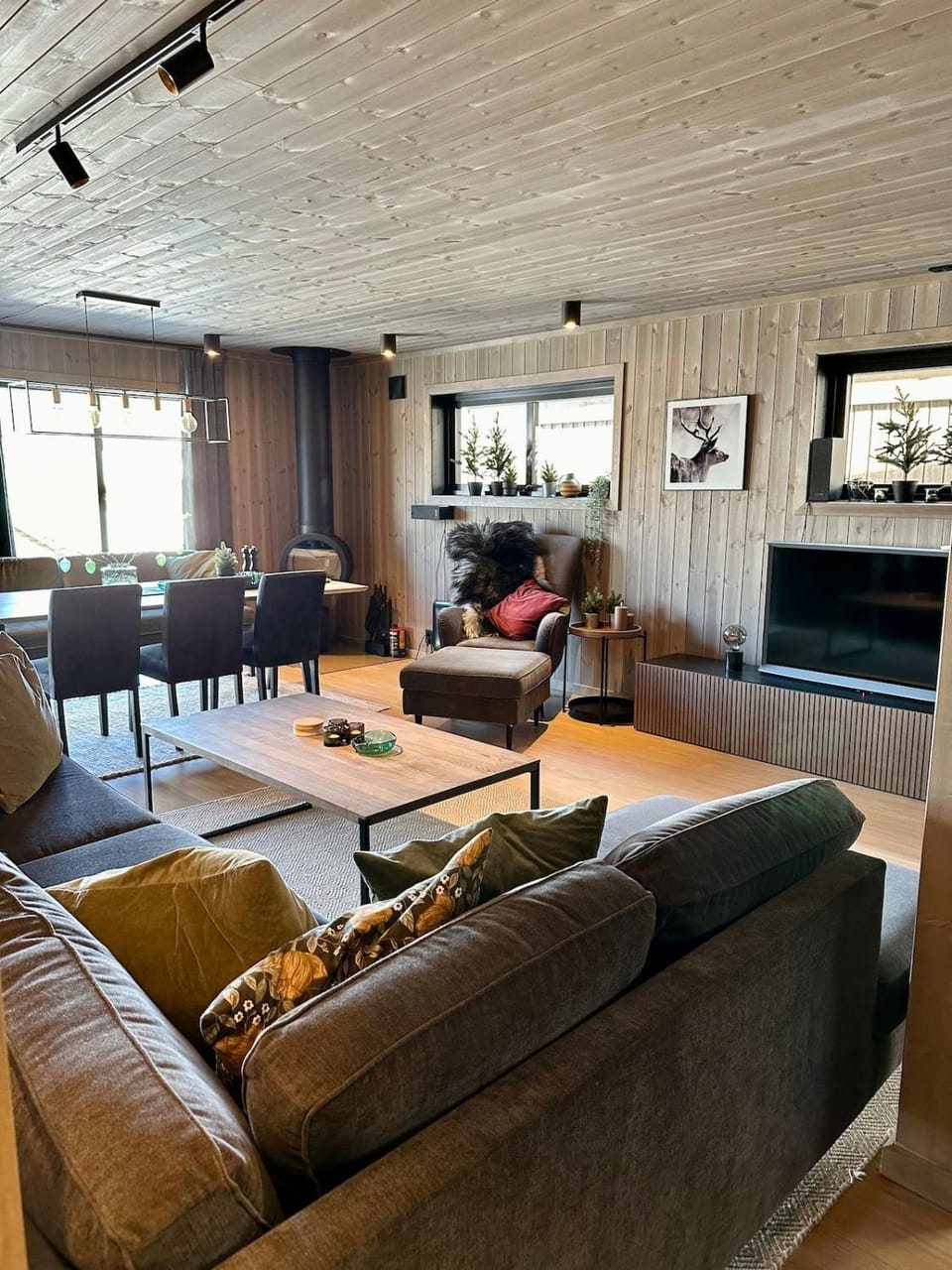 Living room, Dining area