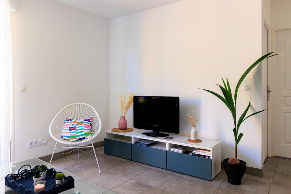 Property building, Living room