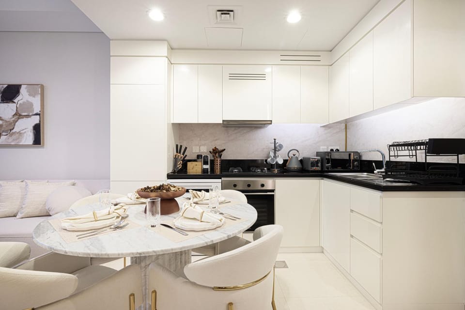 Coffee/tea facilities, Kitchen or kitchenette, Dining area
