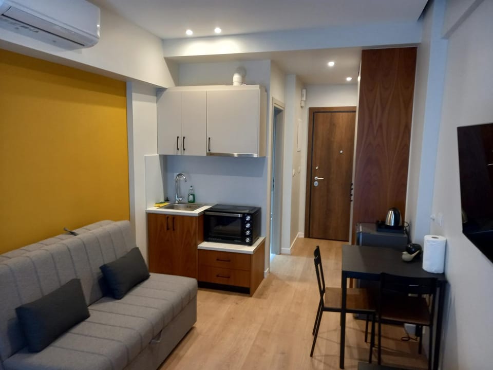 Kitchen or kitchenette, Living room, Dining area