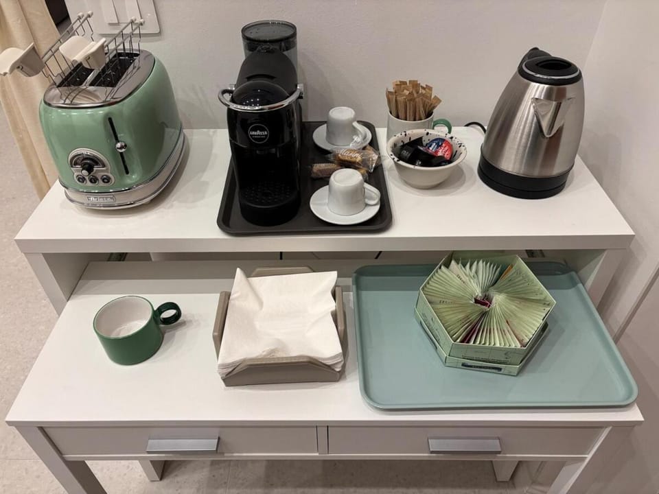 Coffee/tea facilities, Kitchen or kitchenette