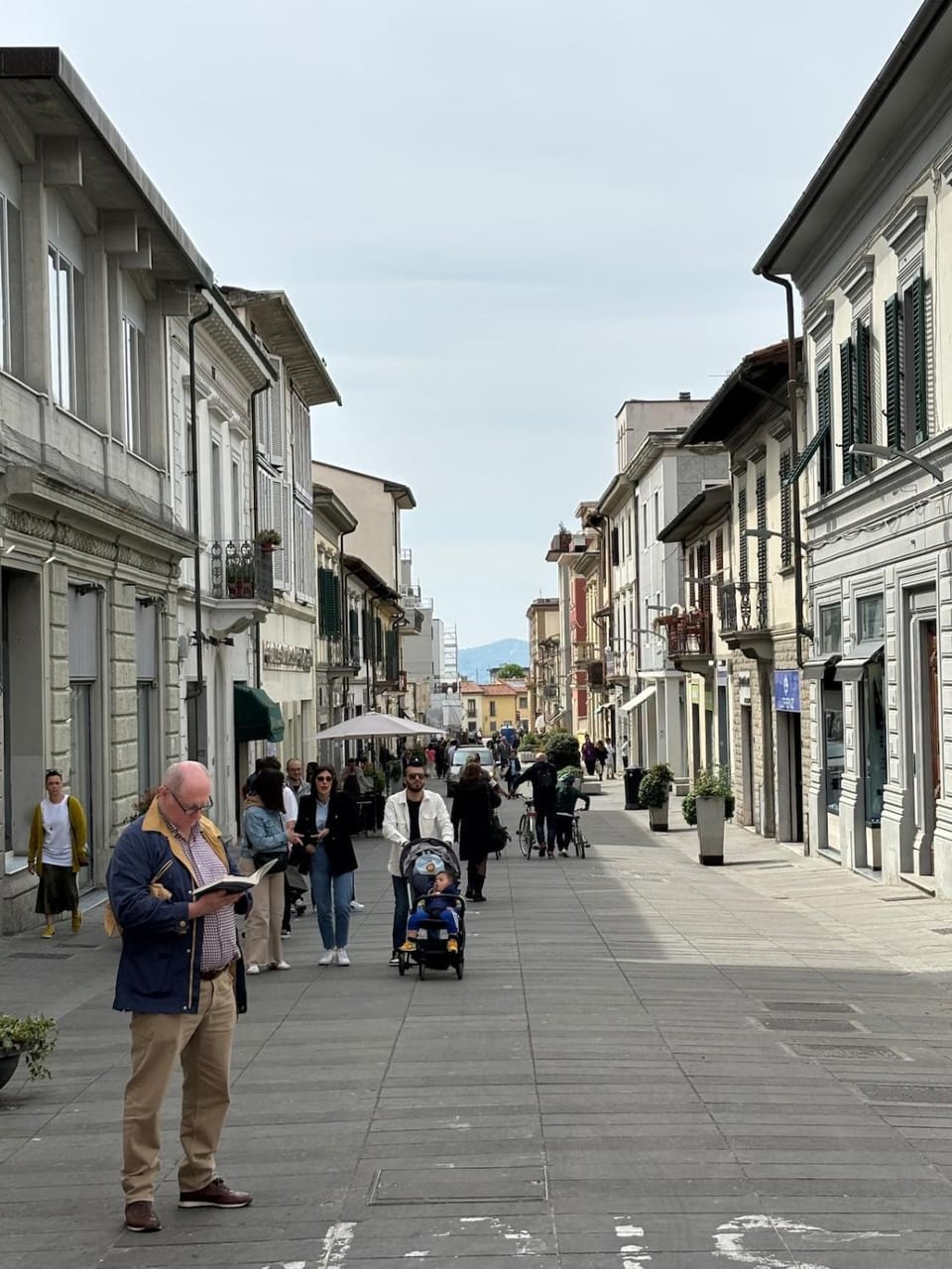 Day, People, Neighbourhood, City view, Street view, Location