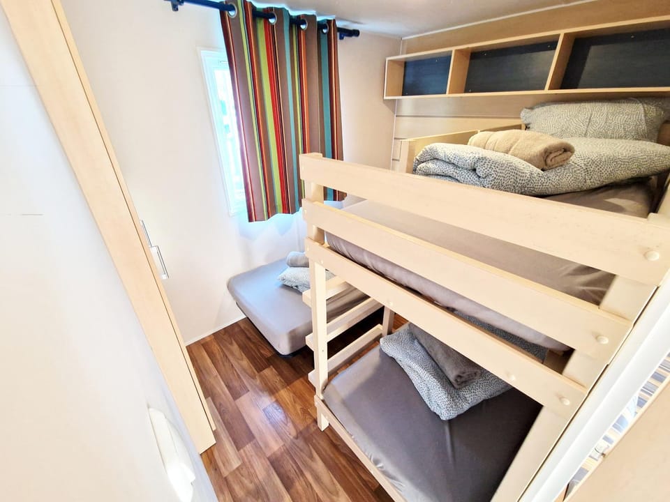 Mobile Home Deluxe mit Klimaanlage, Bettwäsche und WiFi House in Ortenau