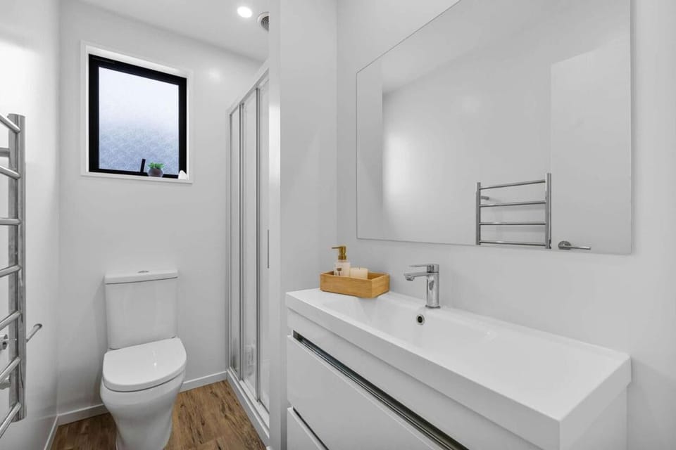 Charming 2-Bedroom Townhouse Apartment in Christchurch