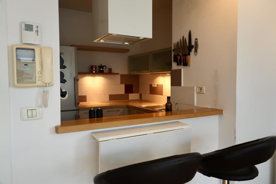 Lounge or bar, kitchen