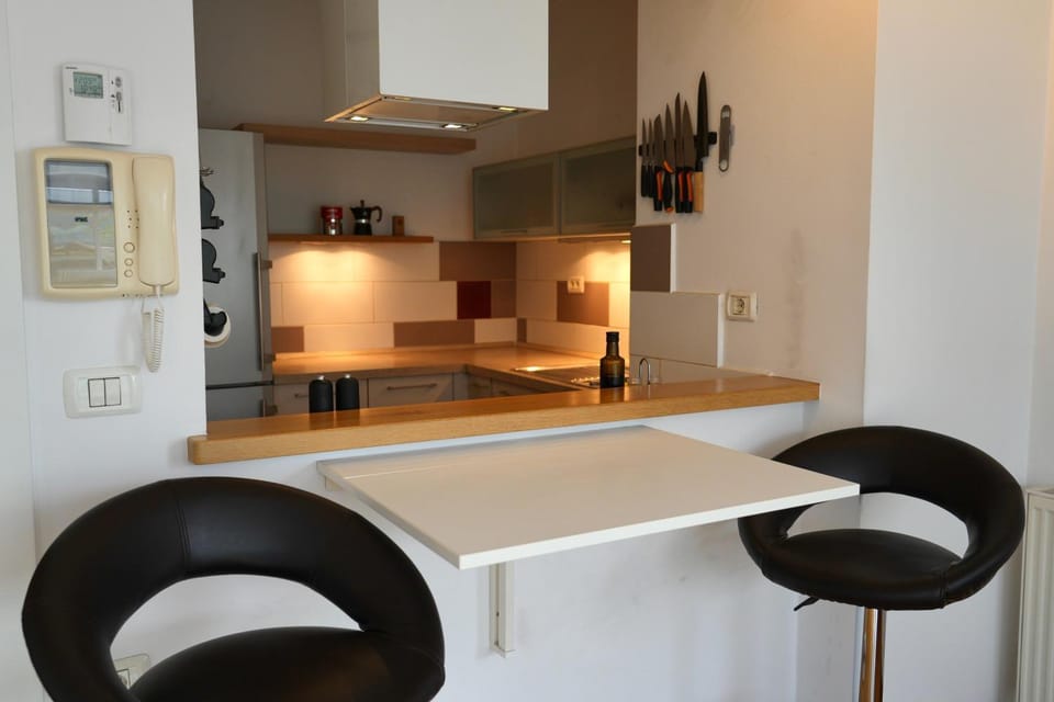 Kitchen or kitchenette, kitchen, kitchen