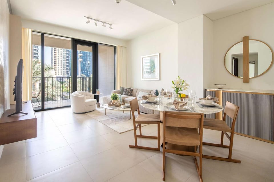 Frank Porter - Boulevard Heights Apartment in Dubai