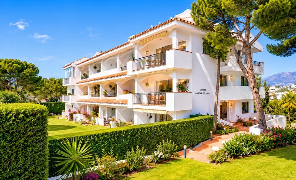Property building, Spring, Day, Natural landscape, Garden, View (from property/room), Balcony/Terrace, Garden view