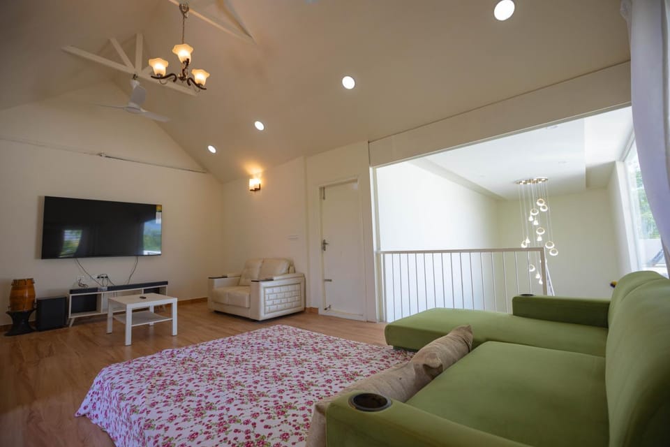 Communal lounge/ TV room, Bed