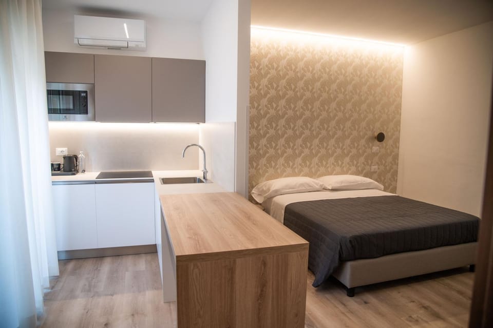 Bed, Kitchen or kitchenette, Photo of the whole room