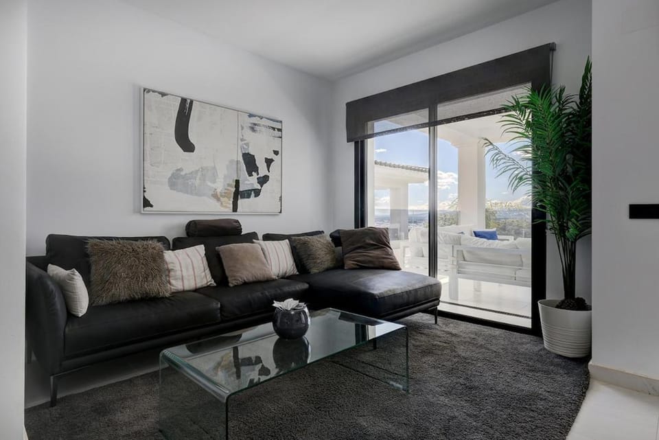 Chic Penthouse with Scenic Views at Estepona Hills! Apartment in Costa del Sol
