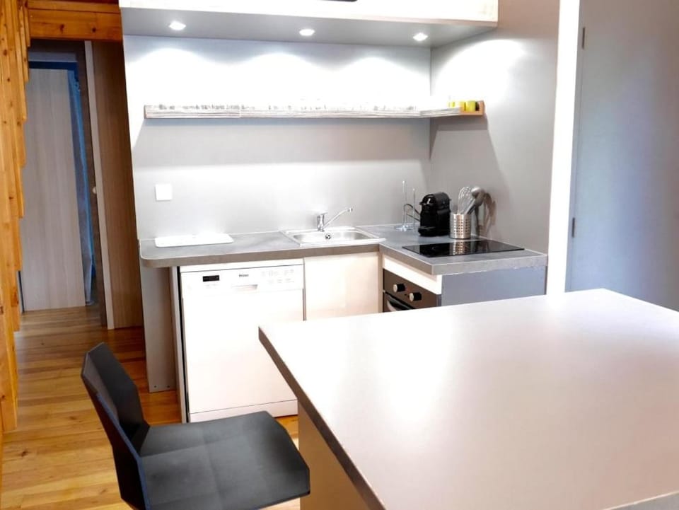 Kitchen or kitchenette, stove