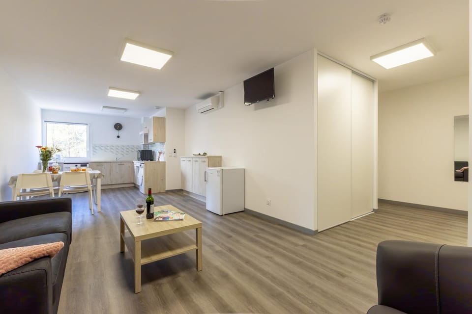 TV and multimedia, Living room, Dining area, kitchen