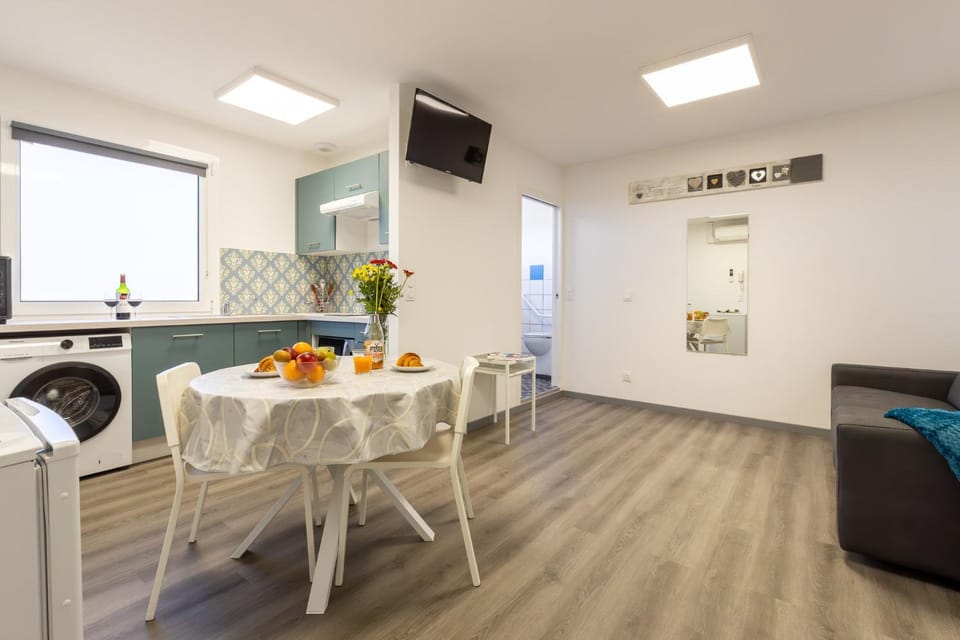 TV and multimedia, Living room, Dining area, kitchen