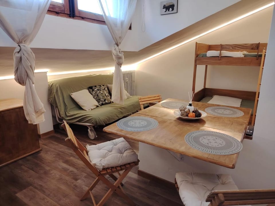 Bed, Living room, Photo of the whole room