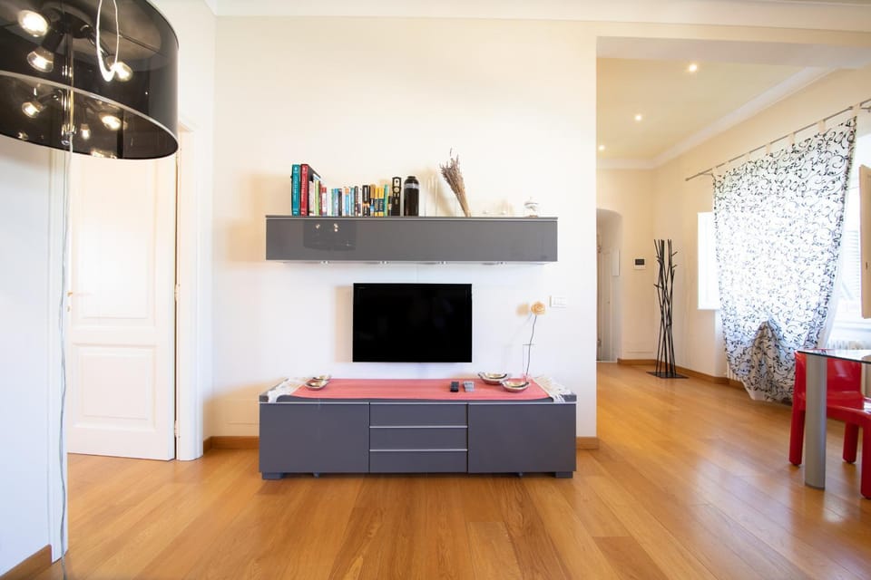 Communal lounge/ TV room, Living room