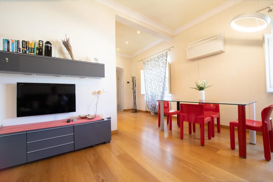 Communal lounge/ TV room, Living room
