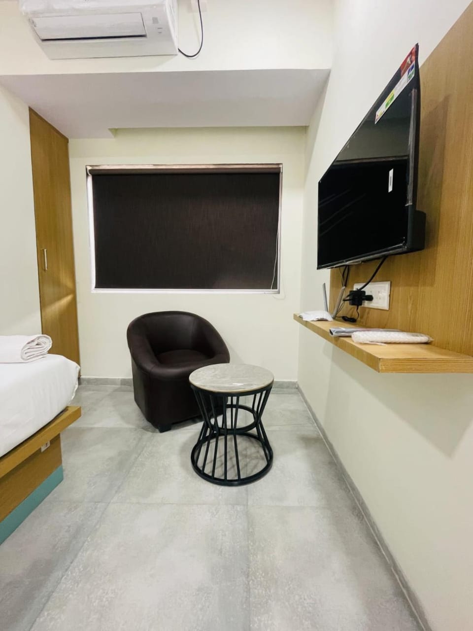 TV and multimedia, air conditioner