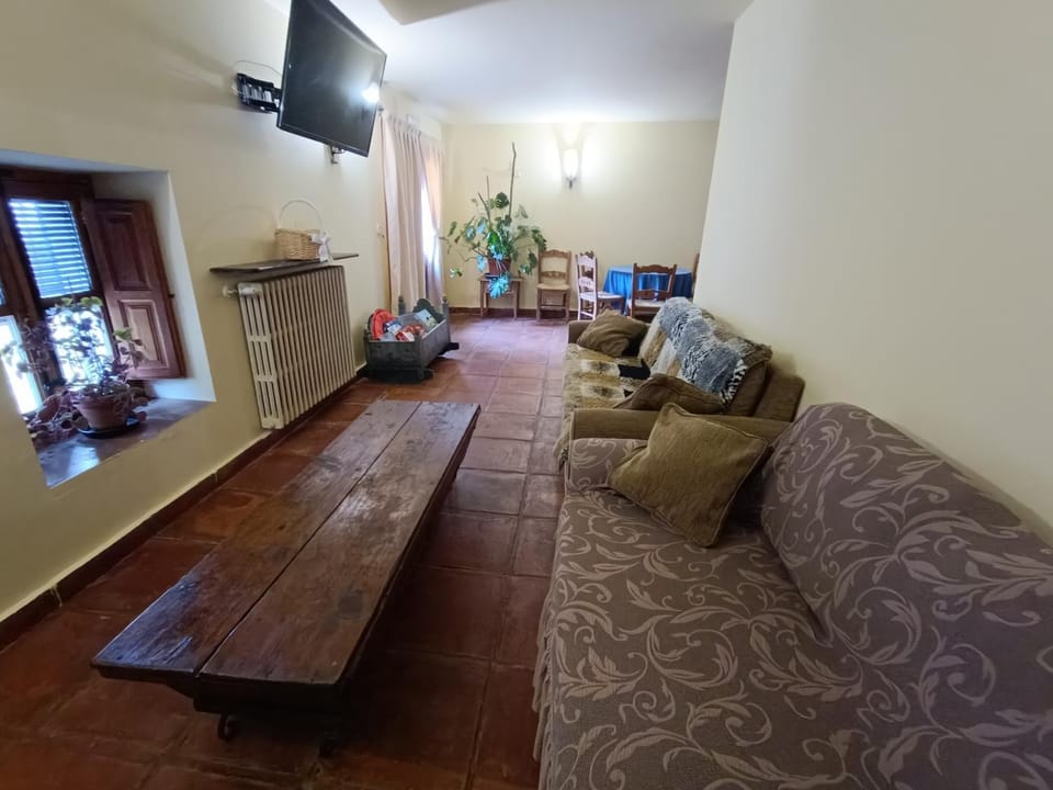 Communal lounge/ TV room, TV and multimedia, Living room