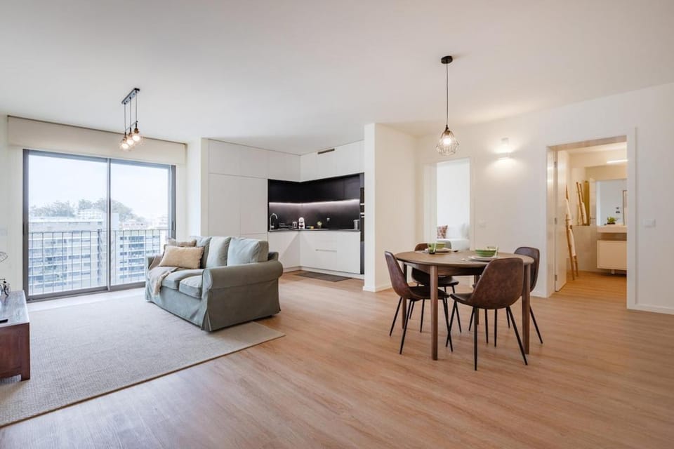 TV and multimedia, Kitchen or kitchenette, Living room, Dining area