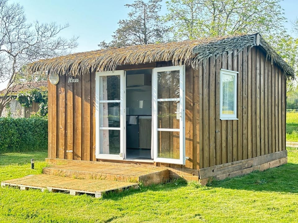 Chalet en bois Campground/ 
RV Resort in Nouvelle-Aquitaine