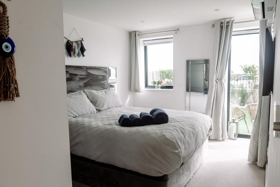 Coast Beachfront GF 6 guests dog friendly apartment Apartment in Bournemouth