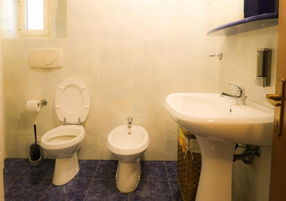 Toilet, Bathroom