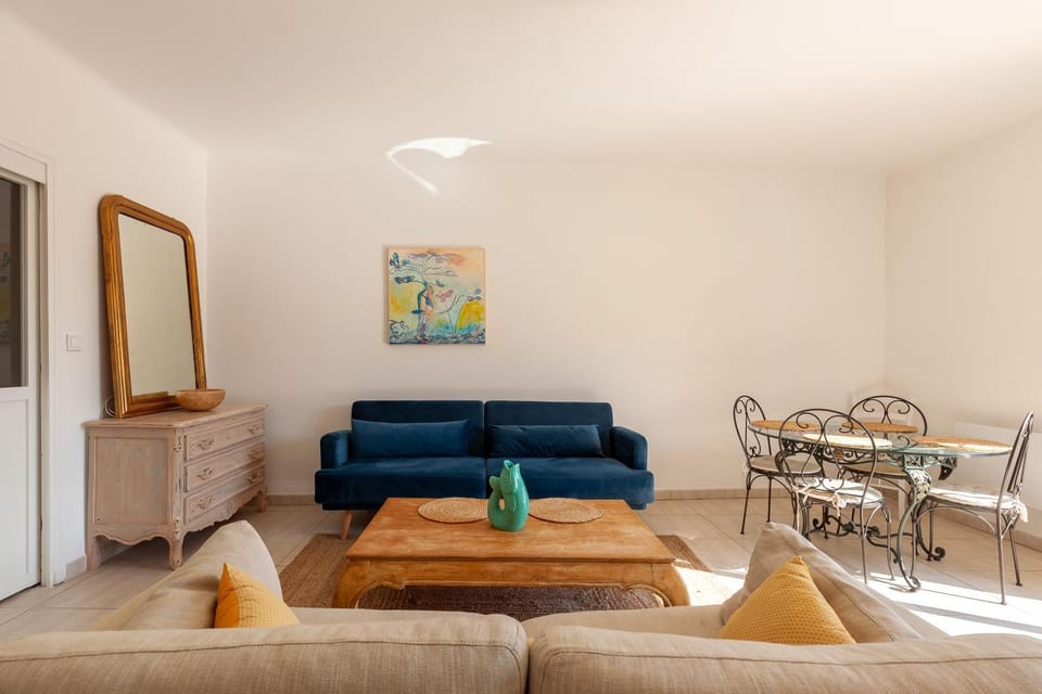 Property building, Living room